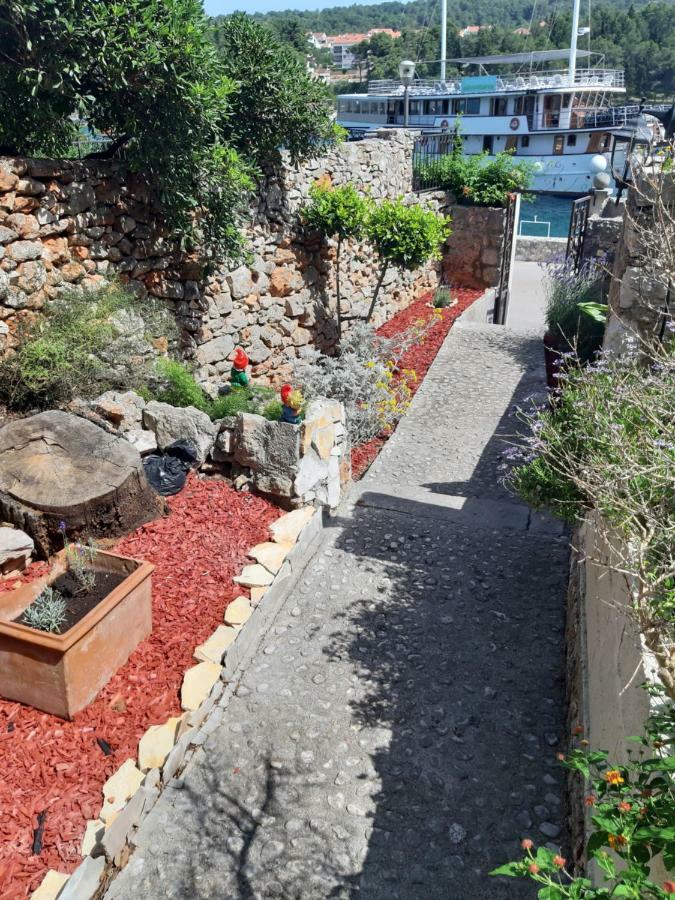 Two-Bedroom Apartment With Sea View,Big Terrase And Garden Stari Grad  Eksteriør bilde